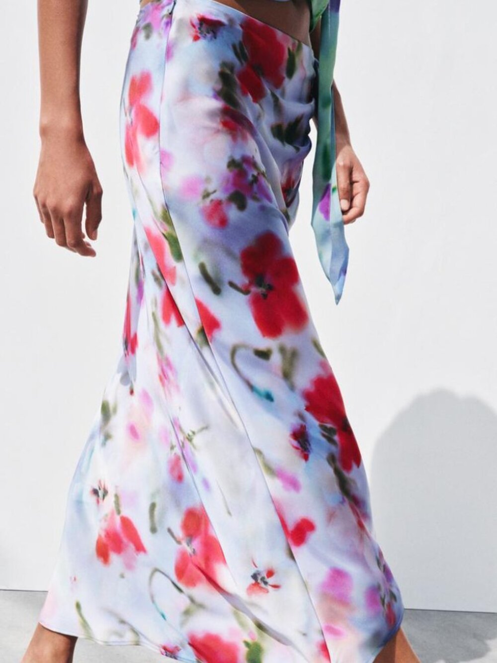 Zara Satin Effect Printed Midi Skirt Ruched Slit High Waist Size Large NWT Chic - Picture 4 of 14